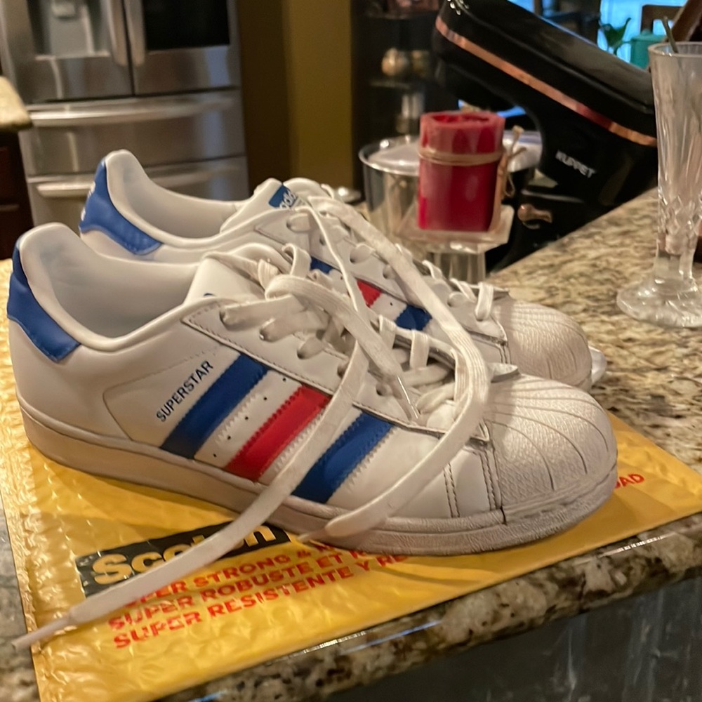 Adidas superstars